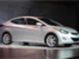 Hyundai unveils 2011 Elantra