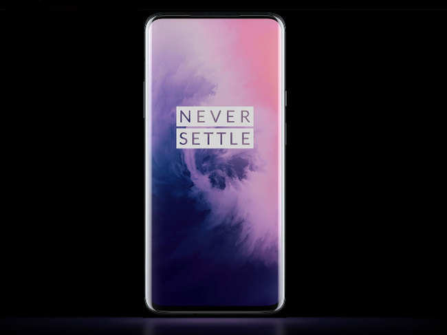 OnePlus calls it Fluid Amoled and it is the best display we’ve seen on a smartphone.