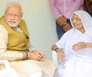 Heeraben, mother of PM Modi, ecstatic to see son sworn-in; picture goes viral
