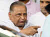 Mulayam Singh Yadav attends office, calls on family and the old guard
