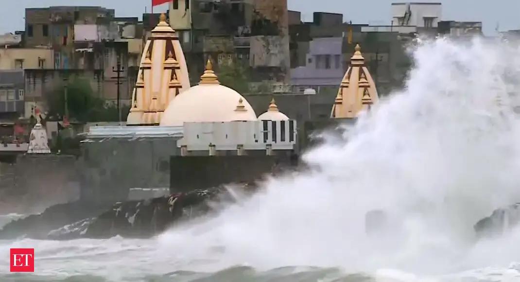 Cyclone Vayu: Power supply disrupted in 560 Gujarat villages