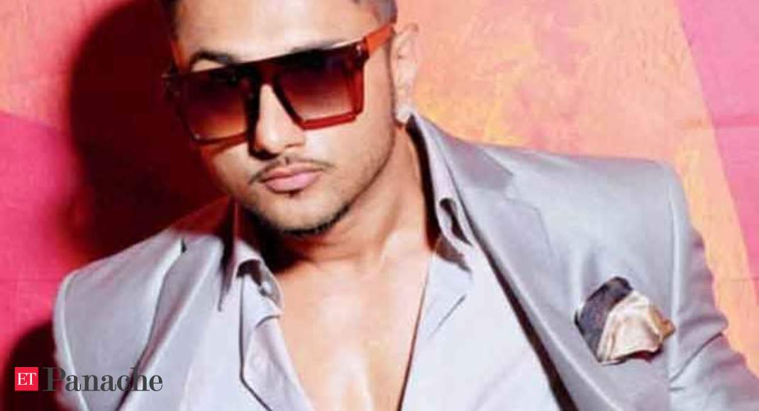 Punjabi Rapper Yo Yo Honey Singh In Trouble Over Vulgar Lyrics The Economic Times Video Et Now 