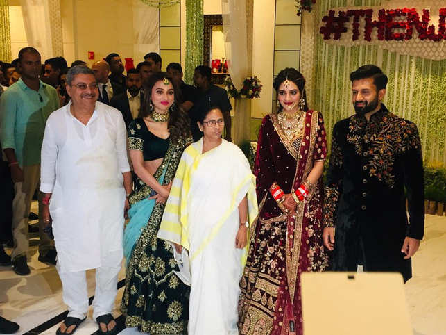 In Pics: Mamata Banerjee, Mimi Chakraborty Attend Nusrat Jahan-Nikhil Jain’s Wedding Reception