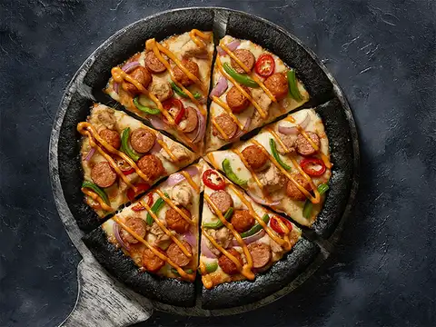 Black pan pizza