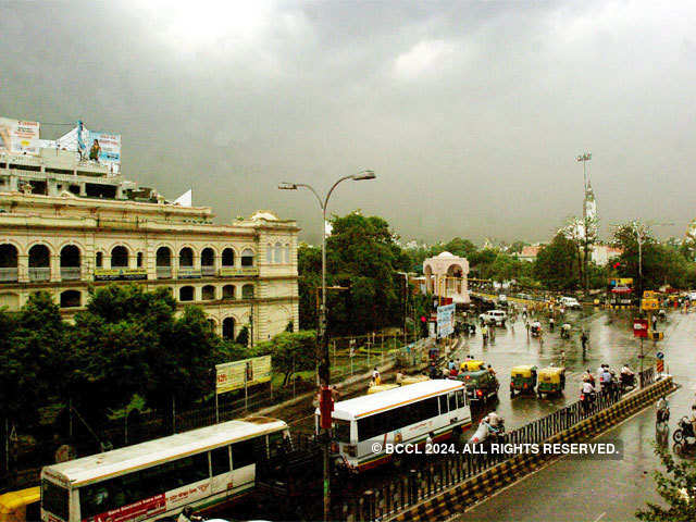 ​8. Lucknow heavy rains