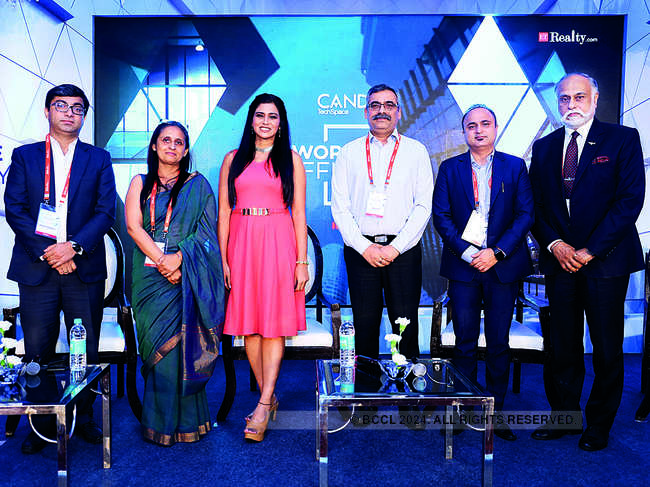 (From left) Shantanu Chakraborty, Kashish Daya Kapoor, Pooja Jain, Sanjeev Sethi, Piyush Arora and Brigadier Harpreet Singh Kaura at the Workspace Efficiency Summit on Indoor Air Quality
