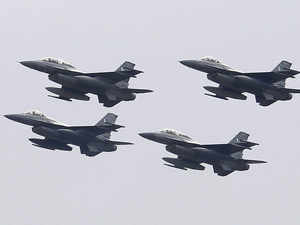 الولايات المتحده توافق على صفقه لتقديم الدعم الفني لمقاتلات F-16 الباكستانيه بقيمه 125 مليون دولار  F-16