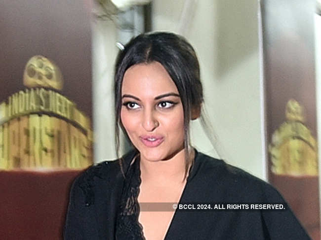 ​In a statement issued in English and Hindi, Sonakshi Sinha said that she meant no harm to anyone.​