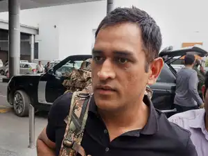 Dhoni-pti