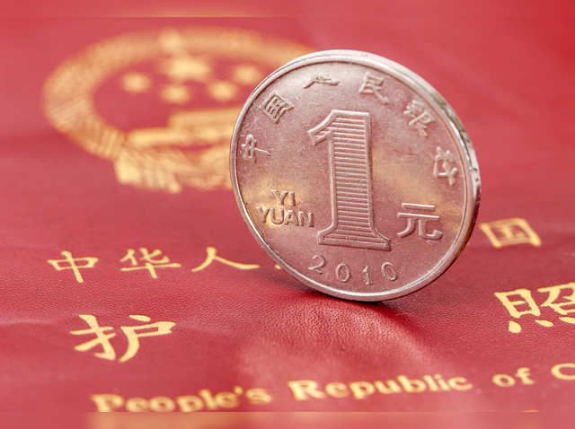 HOW DOES CHINA MANAGE THE YUAN?