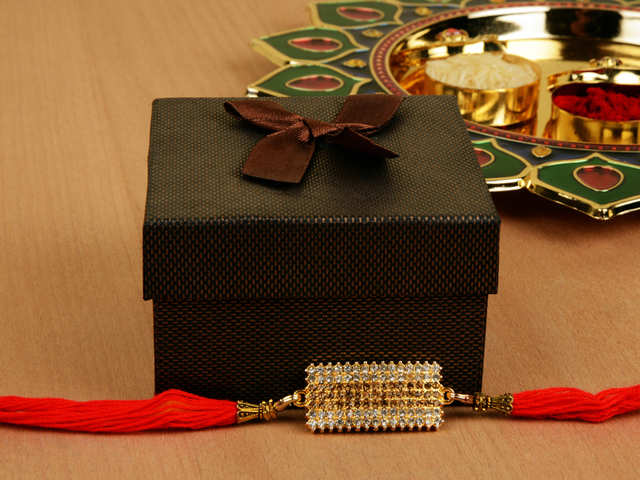 Top 20 Rakhi Gifts Ideas For Sister This Raksha Bandhan, 53% OFF-cacanhphuclong.com.vn