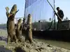 When in distress otters spin around