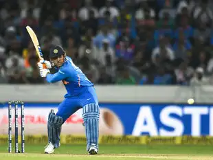 Dhoni-AFP-1