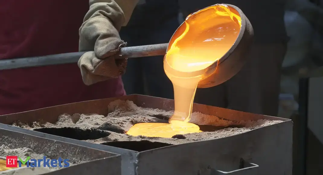 Gold jumps 1% as attacks on Saudi lift safe haven bets