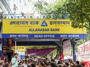 Allahabad-bank-protest-pti