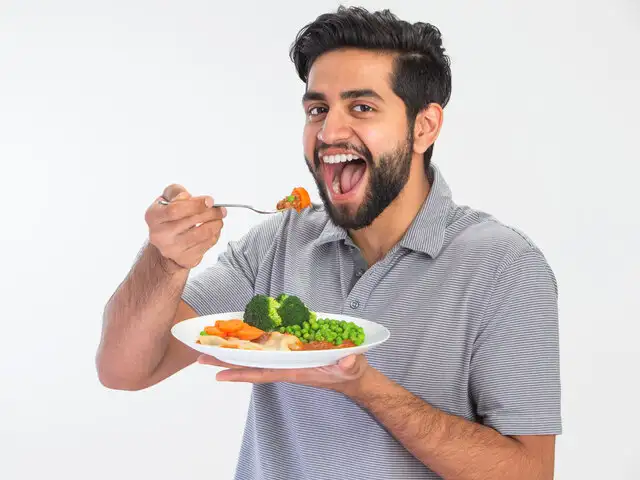 वजन घटाने के लिए 1 दिन में कितनी बार भोजन करना चाहिए, क्लिक करके जरूर जानें