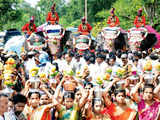 Festive getaways: Experience the grandeur of Mysuru Dasara; witness Durga Pujo magic in West Bengal