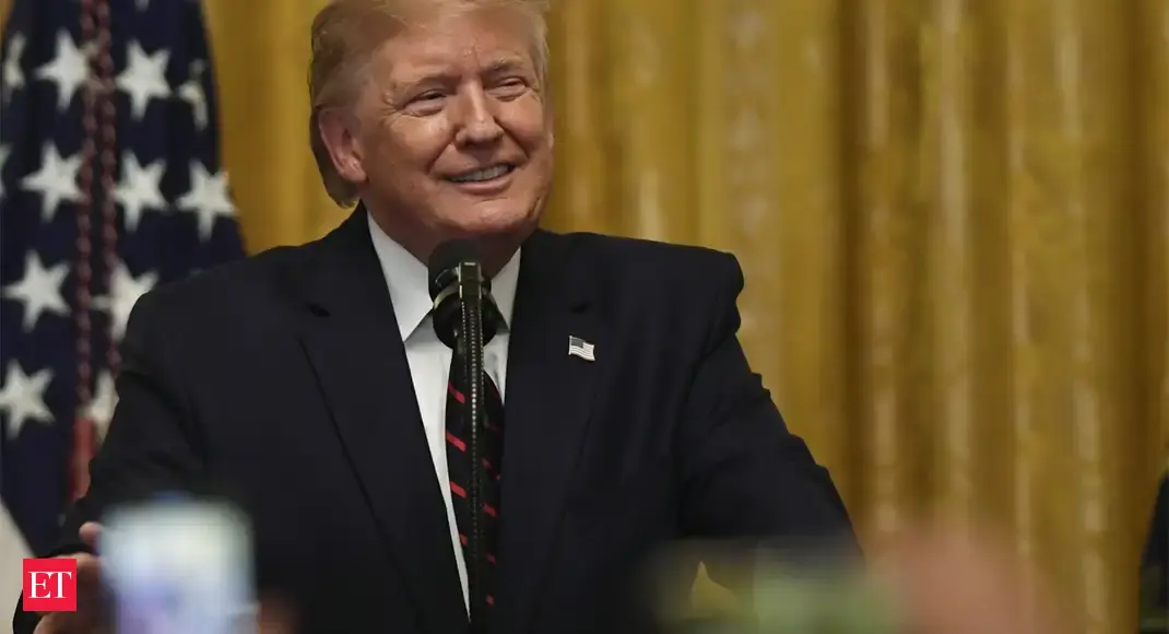 White House dusts off Mueller playbook as pressure mounts