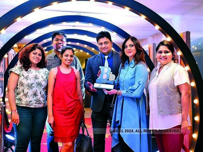 Rochelle Chhabra with the Streax brand team at The Economic Times Best Brands Award 2019.