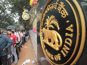 Four successive rate cuts did not help old borrowers: RBI