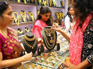 Soaring gold prices put Indian buyers off ahead of Diwali