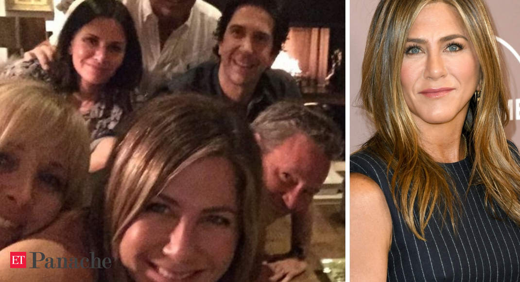 Jennifer Aniston Jennifer Aniston Brings Friends Together Breaks The Internet With Instagram
