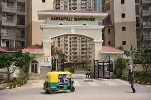 The Supreme Court-appointed receiver has instructed the Noida Authority to execute the registry of 454 flats in Amrapali Sapphire Phase 1 in Sector 45.