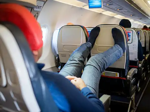 Flight to fight jet lag