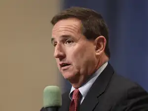 Mark-Hurd-AP
