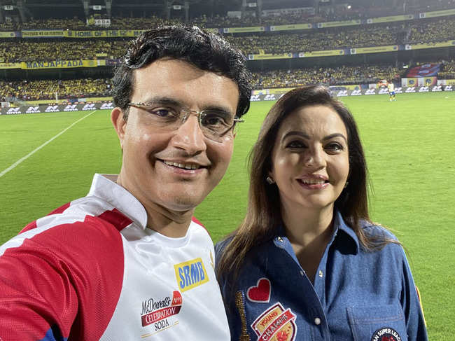 Sourav Ganguly (L) and Nita ​Ambani were at the opening ceremony of the sixth edition of ISL in Kochi​.