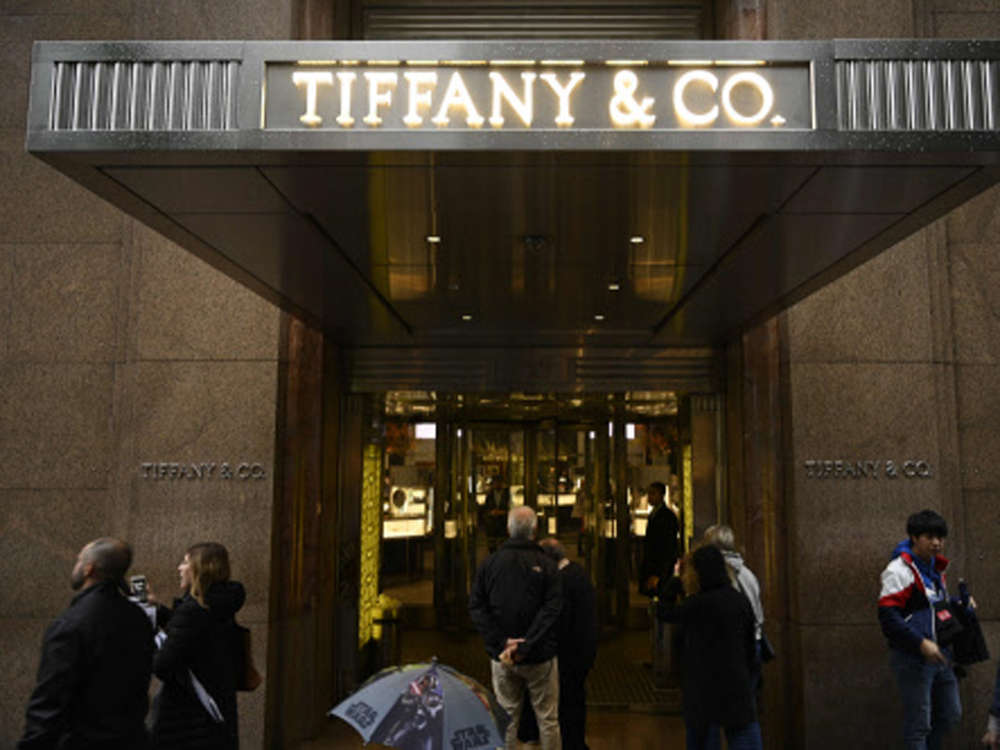 Flipboard: Louis Vuitton offers to buy US luxury jeweler Tiffany: Sources