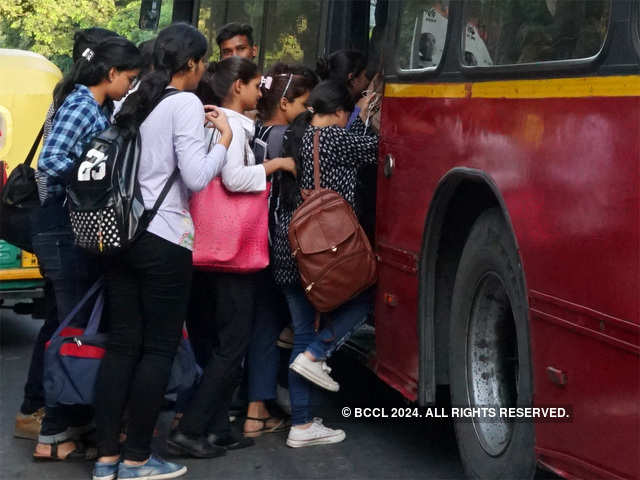 Free travel in buses for women