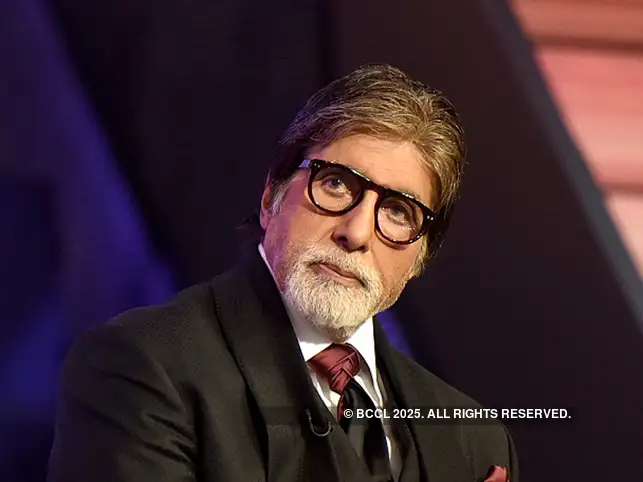 In his blog, Amitabh Bachchan addressed the doctors as 'the stethoscope dressed messengers from heaven'. 