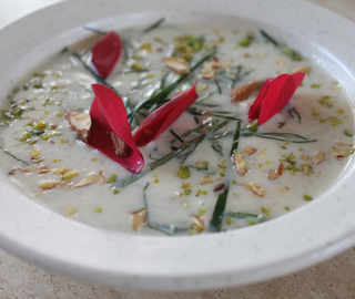 550th Guru Nanak Jayanti: Gulaab paan kheer is sure to satisfy your sweet tooth