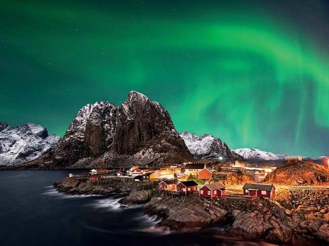 The months of November till March are preferred for viewing Northern Lights in Norway.