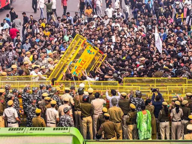 Dress Code Why Jnu Students Are Protesting Things To Know The Economic Times