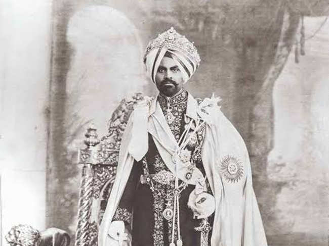 Maharaja Jagatjit Singh was contemporary in his tastes and played a part in setting the trend of getting the more traditional pieces in the royal collections refashioned by European jewellers.