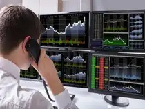 stock broker-shutter