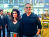 Twinkle Khanna can't get enough of her onion earrings; gives hubby Akshay 'best present award'