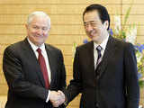US Secretary of Defense with Japan's Prime Minister
