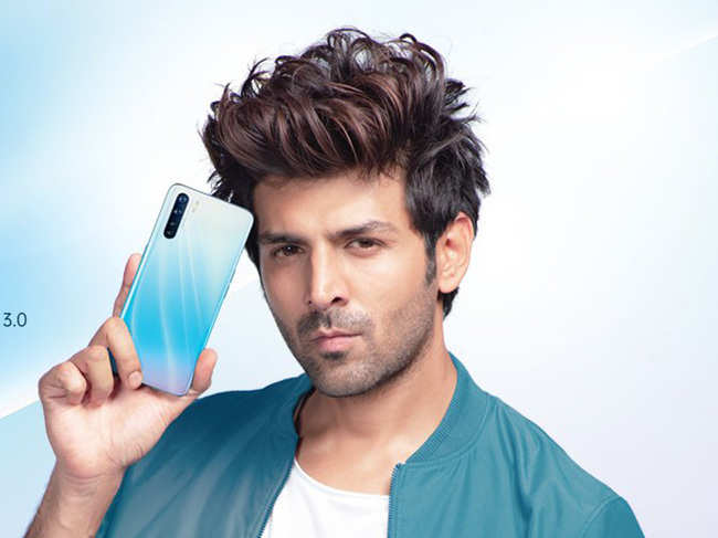 The tech giant updated its cover picture on Twitter which showed actor Kartik Aaryan posing with the phone.