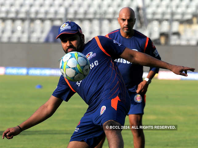 virat kohli: Rohit Sharma likes to warm up with soccer before a ...