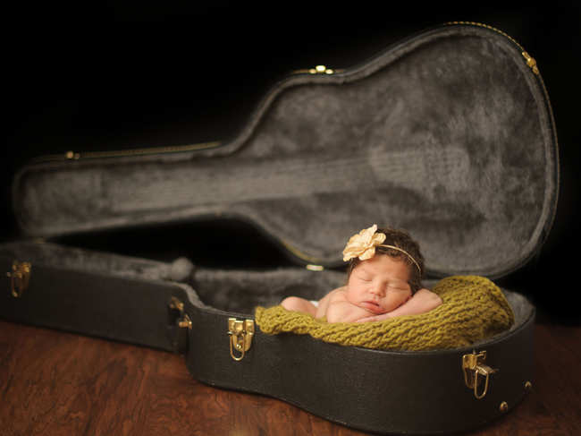 baby-guitar-case_iStock