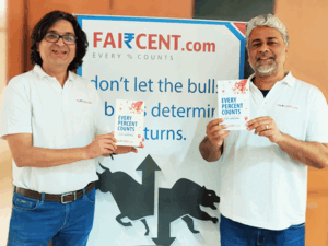 Rajat-Vinay-with-book