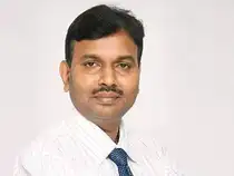 Sanjay Dongre-UTI AMC-1200