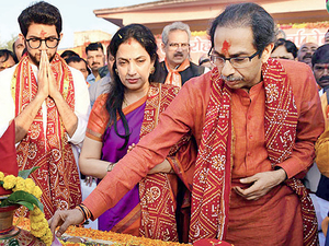 Raj Thackeray Ayodhya Card Shiv Sena Plays Ayodhya Card Ahead Of Raj Thackeray S Relaunch Bid