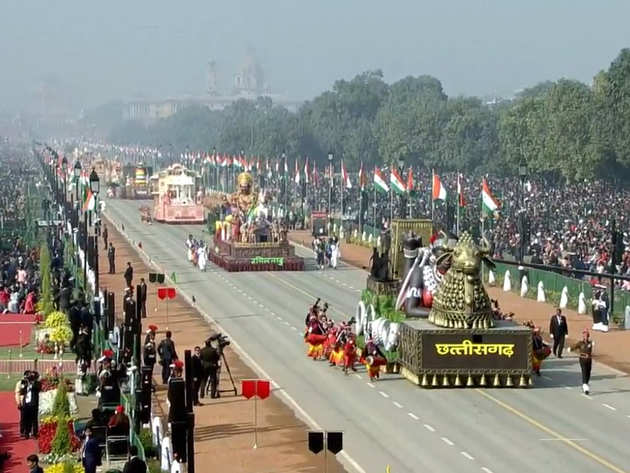 Republic Day Parade Updates: Spectacular R-Day parade concludes with tricolour balloons over Rajpath