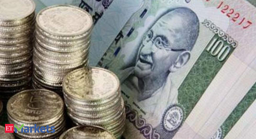 Rupee settles nearly flat at 71.24 against US dollar