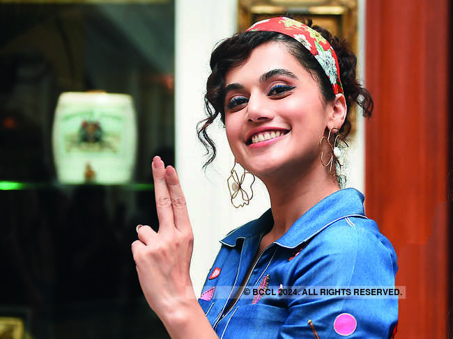 ​In her tweet, Taapsee Pannu said that her income is taxed through Delhi.​
