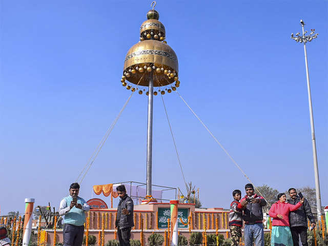 What's the cost of 'jhumka Bareilly wala'?